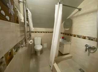 Гостиница Каллисто Адлер Трехместный номер с видом на море-6