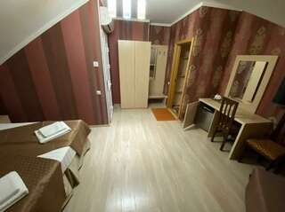 Гостиница Каллисто Адлер Трехместный номер с видом на море-4